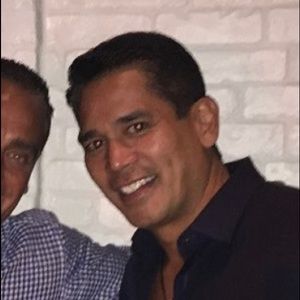 Meet your Posher, Dennis